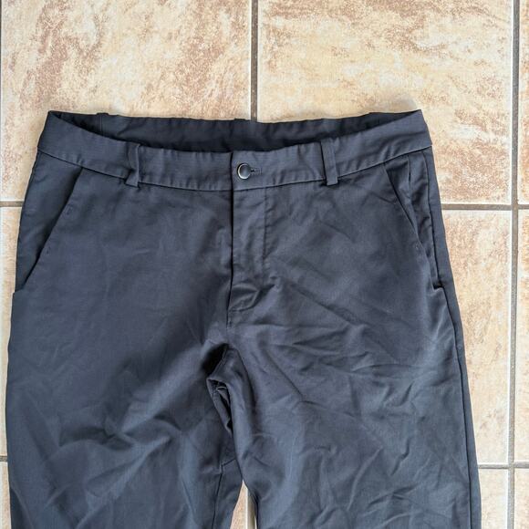 Lululemon Men’s Chino Pants Black Size 34 x 33‎ Straight Leg Stretch - Picture 9 of 9